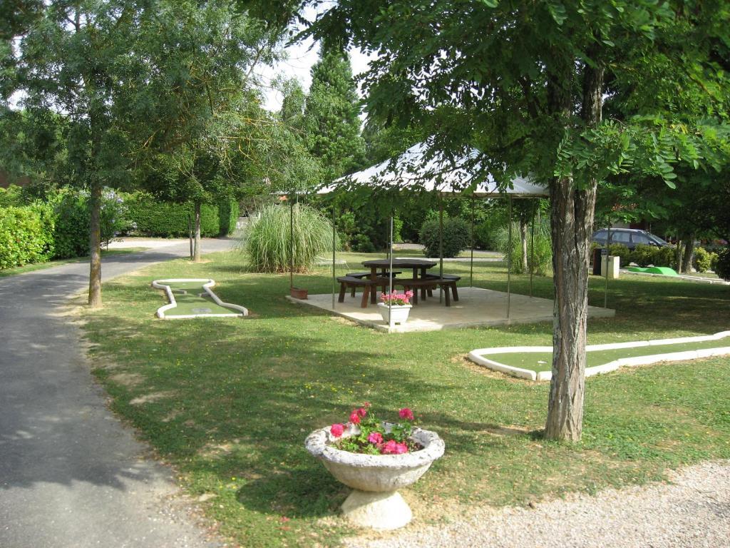 Les Chalets Des Mousquetaires Mirepoix  Экстерьер фото